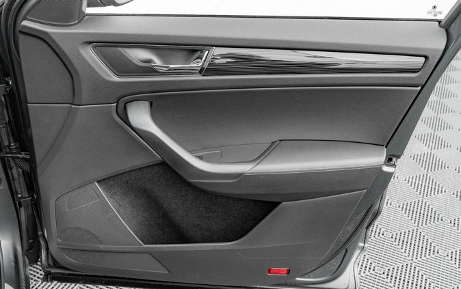 Skoda Kodiaq cena 139850 przebieg: 88603, rok produkcji 2020 z Dzierżoniów małe 742
